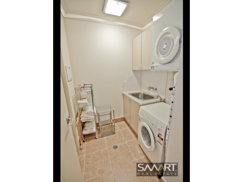 3308 Central Place, Carrara QLD 4211