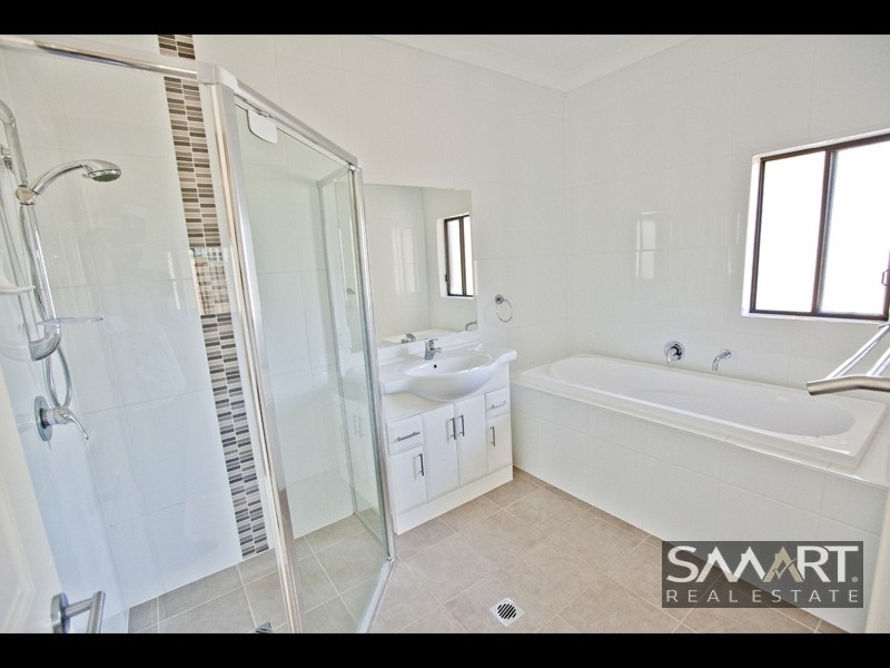 8 Meroo Place, Upper Coomera QLD 4209