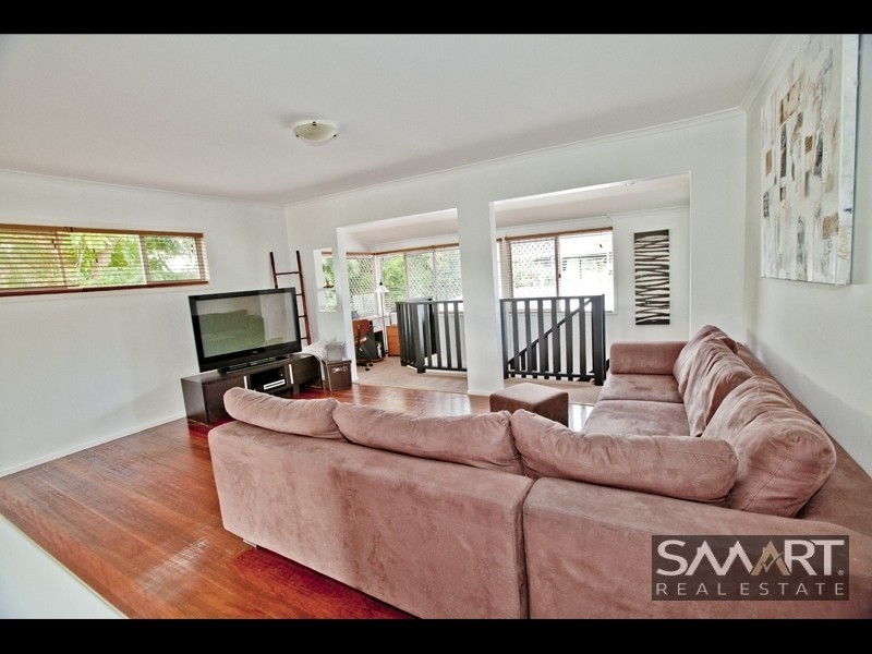 3 Grevillia Avenue, Southport QLD 4215