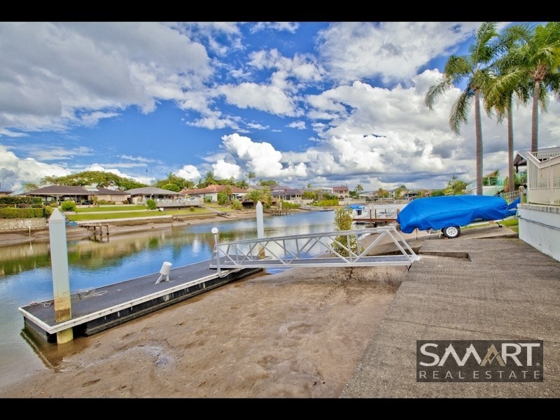 10 Boomerang Crescent, Sorrento QLD 4217