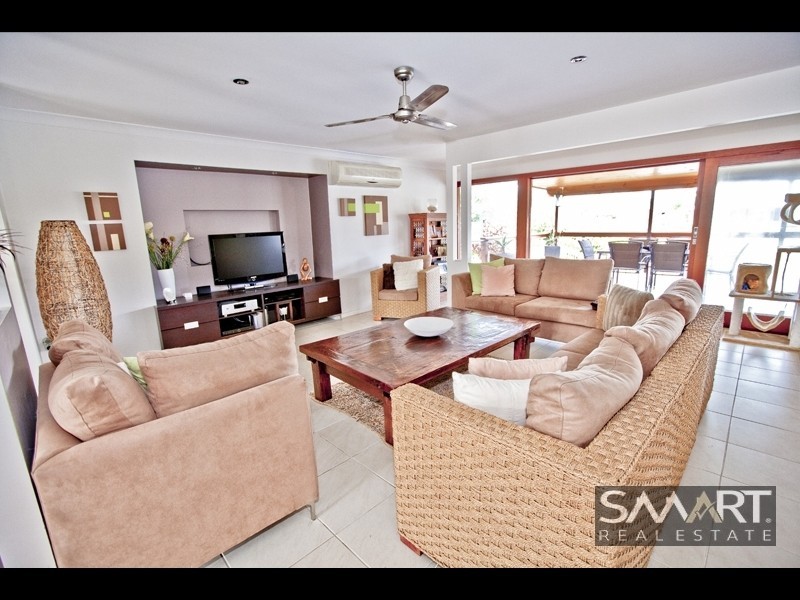 10 Boomerang Crescent, Sorrento QLD 4217