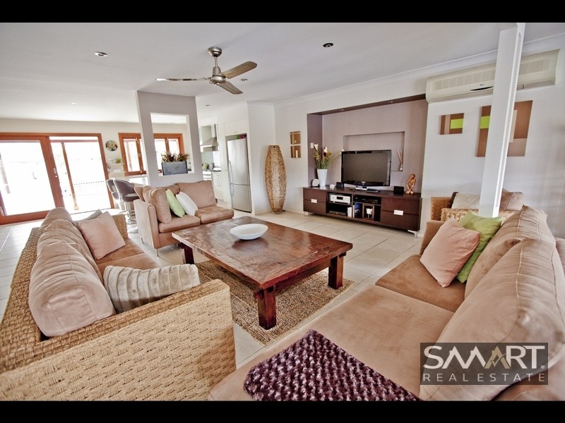 10 Boomerang Crescent, Sorrento QLD 4217