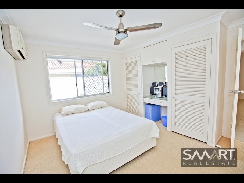 10 Boomerang Crescent, Sorrento QLD 4217