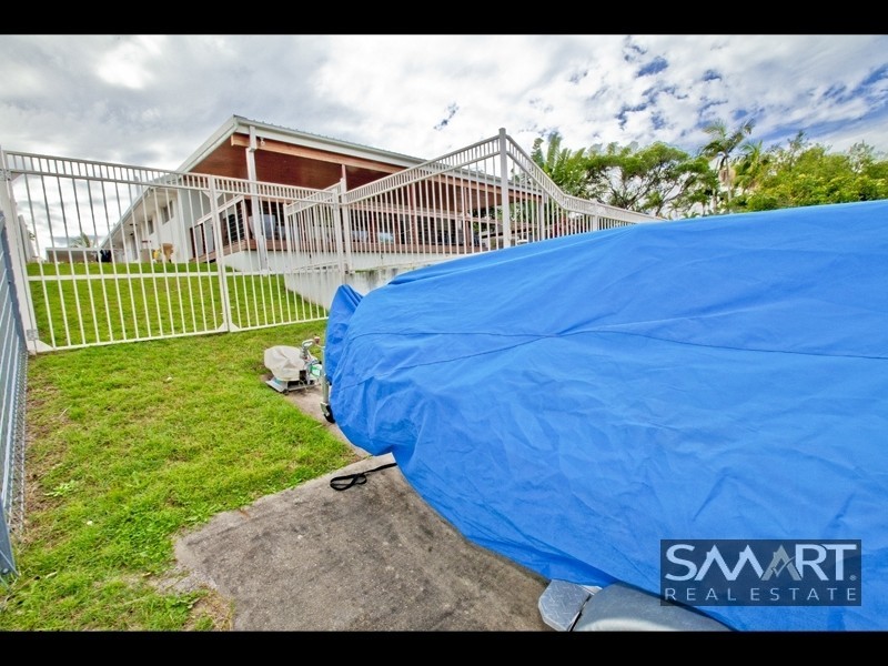 10 Boomerang Crescent, Sorrento QLD 4217