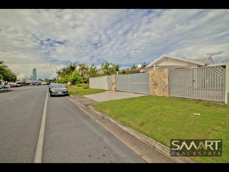 10 Boomerang Crescent, Sorrento QLD 4217