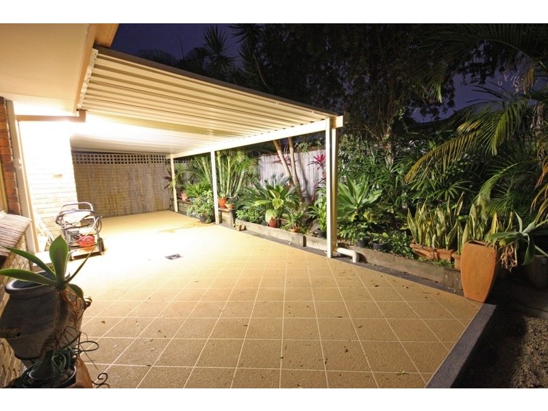 1/9 Melanie Place, Labrador QLD 4215