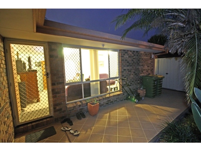 1/9 Melanie Place, Labrador QLD 4215