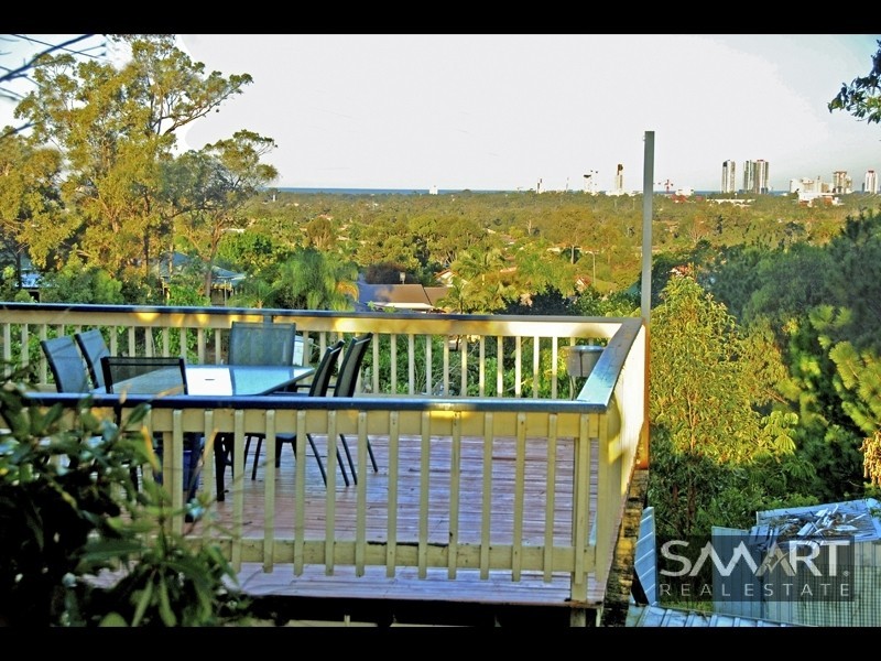 40 Uplands Drive, Parkwood QLD 4214