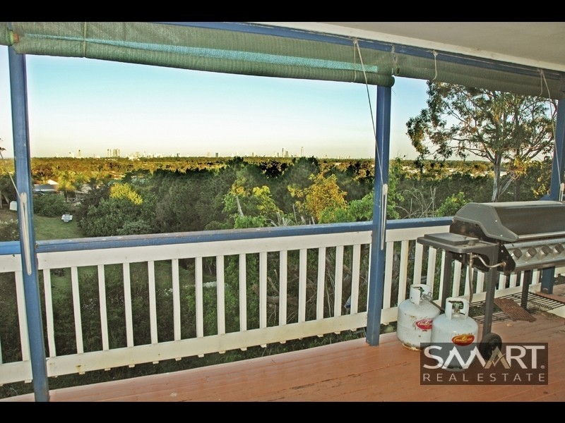 40 Uplands Drive, Parkwood QLD 4214