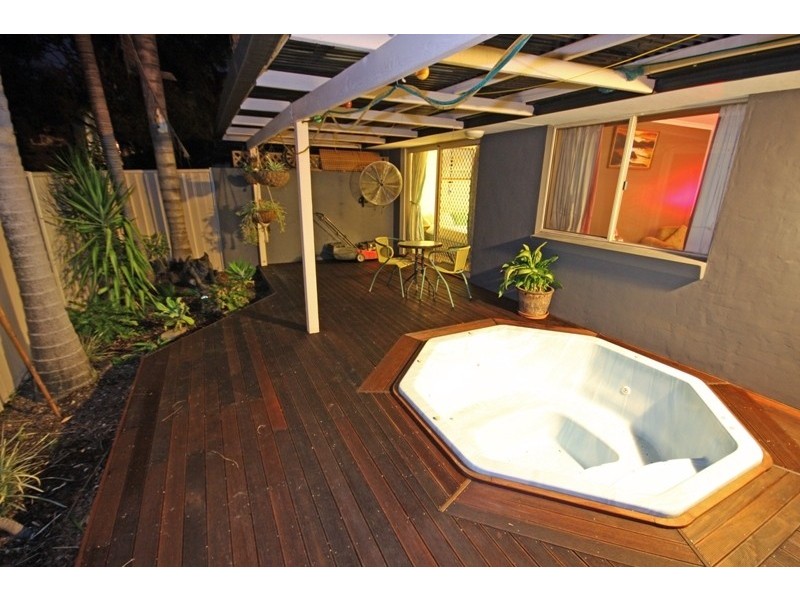 1/82 Brisbane Road, Labrador QLD 4215