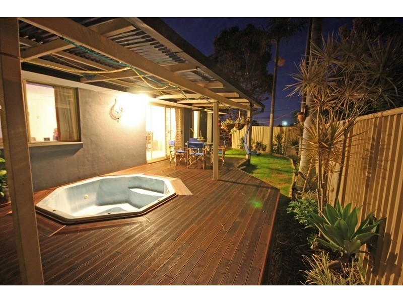 1/82 Brisbane Road, Labrador QLD 4215