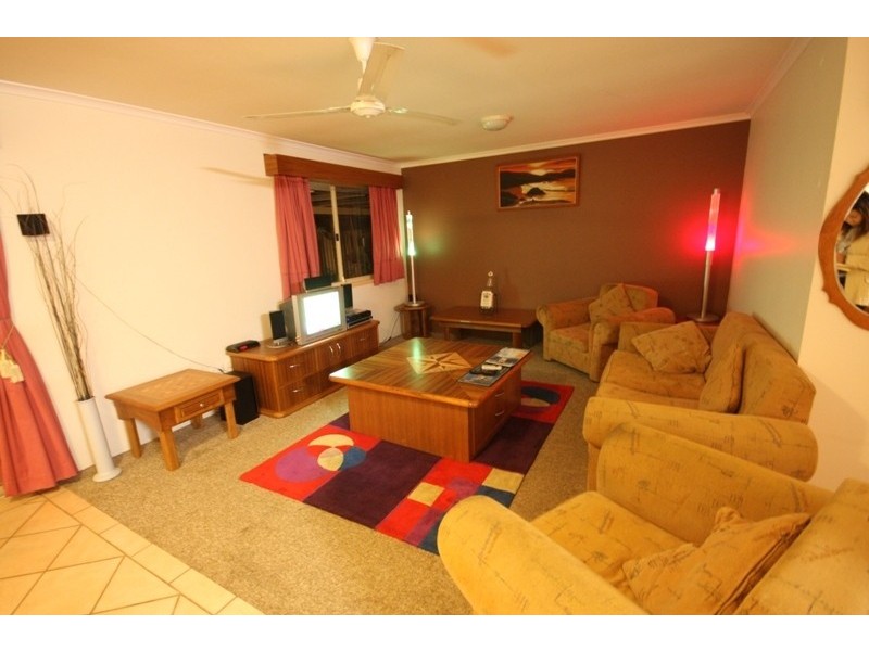 1/82 Brisbane Road, Labrador QLD 4215