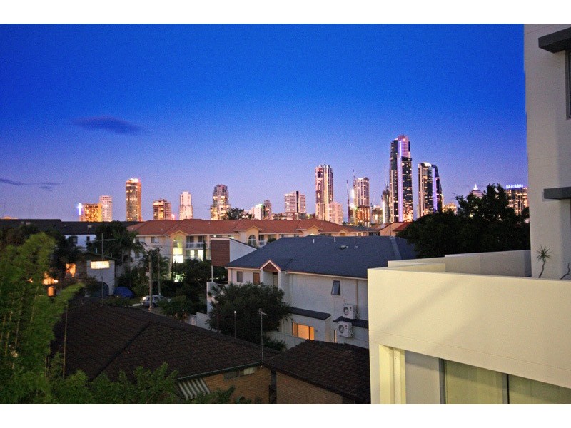 11/43 Anembo Street, Chevron Island QLD 4217