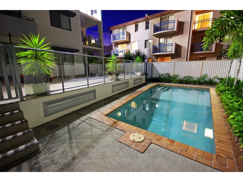 11/43 Anembo Street, Chevron Island QLD 4217