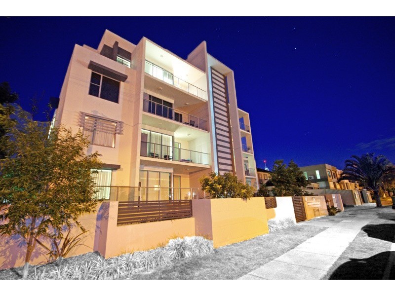 11/43 Anembo Street, Chevron Island QLD 4217