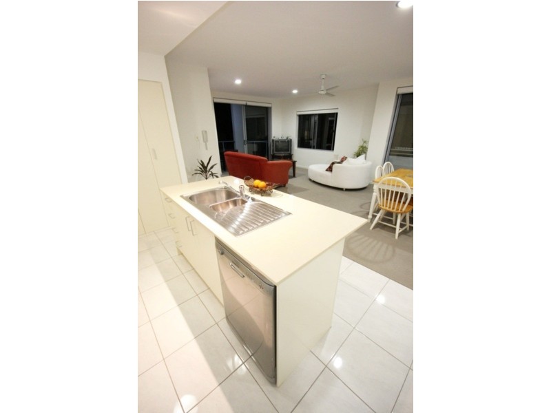 11/43 Anembo Street, Chevron Island QLD 4217