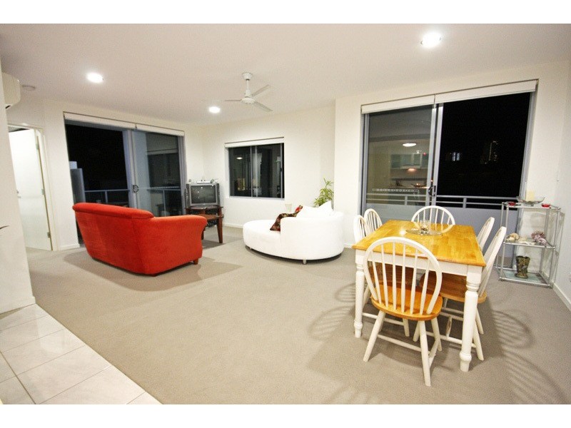 11/43 Anembo Street, Chevron Island QLD 4217