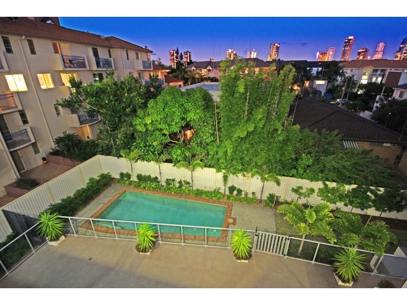 11/43 Anembo Street, Chevron Island QLD 4217
