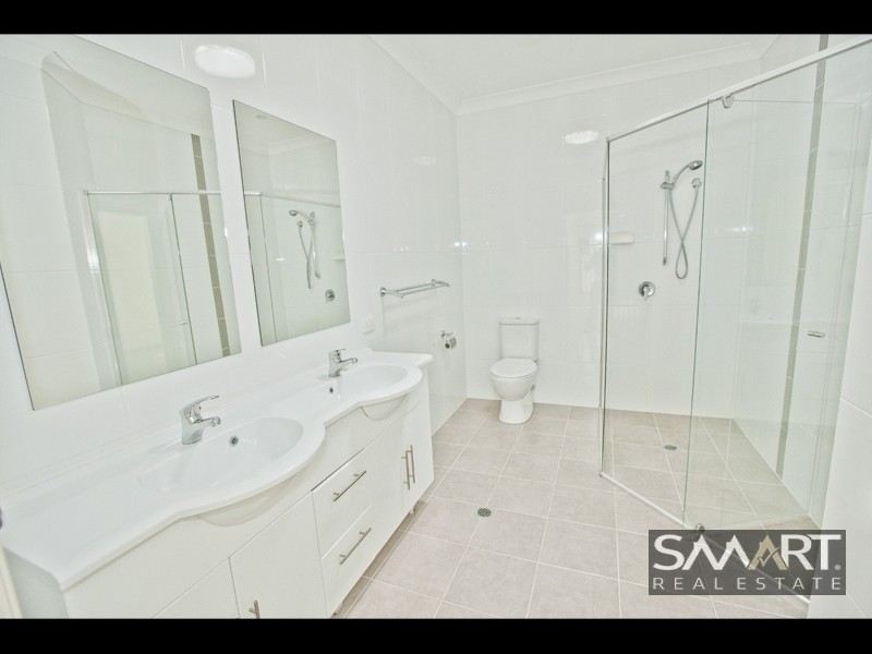 8 Meroo Place, Upper Coomera QLD 4209