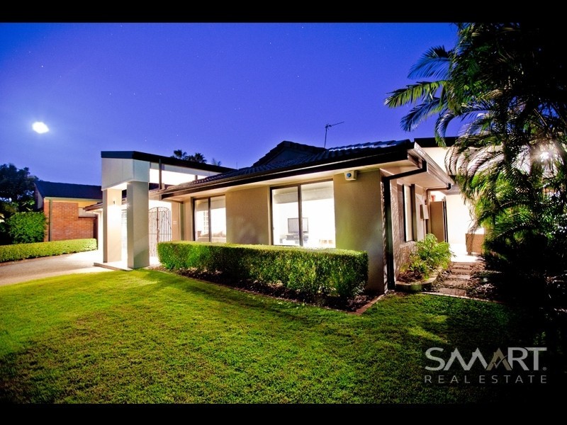 18 Lothian Avenue, Sorrento QLD 4217