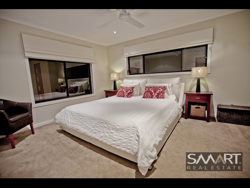 18 Lothian Avenue, Sorrento QLD 4217