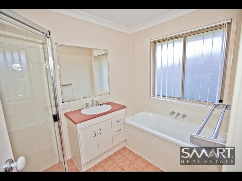 12 Lilyvale Crescent, Ormeau QLD 4208