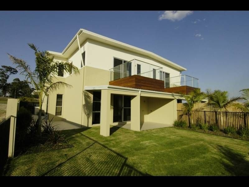 7003B Vista Drive, Benowa QLD 4217