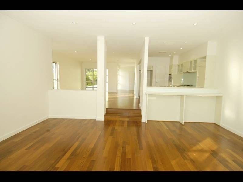 7003B Vista Drive, Benowa QLD 4217