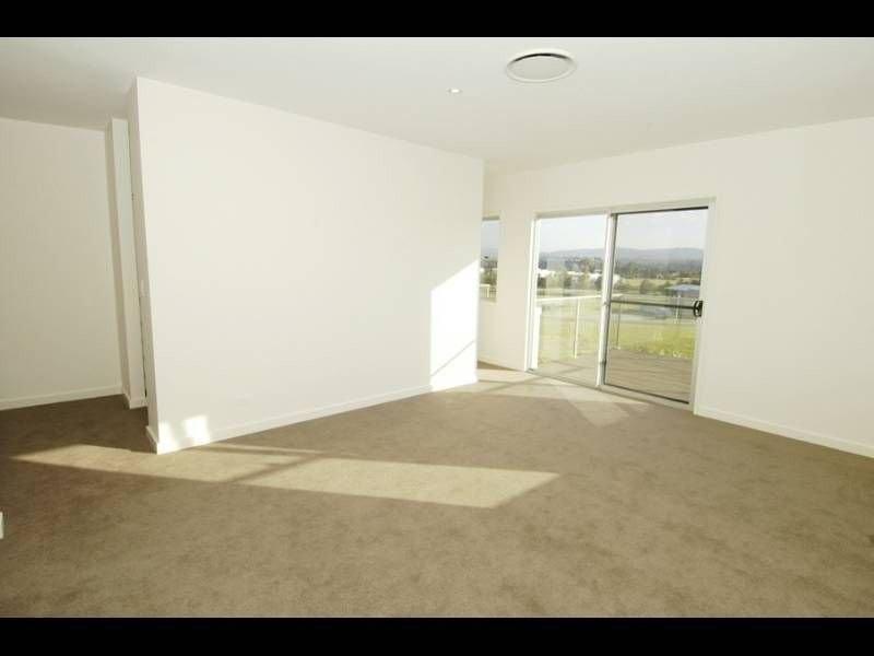 7003B Vista Drive, Benowa QLD 4217