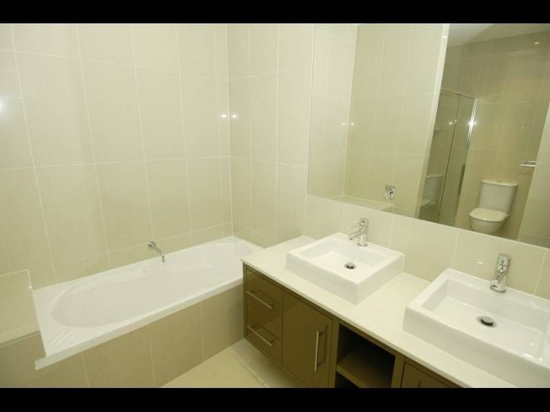 7003B Vista Drive, Benowa QLD 4217