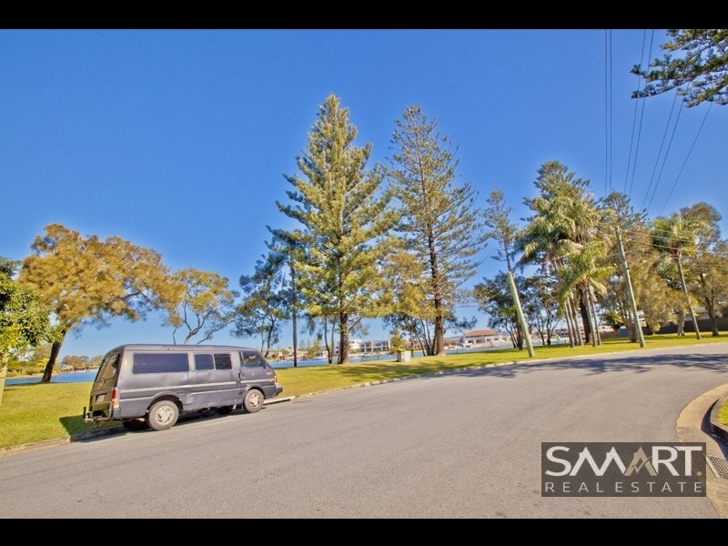 21/3 Sunset Boulevard, Surfers Paradise QLD 4217