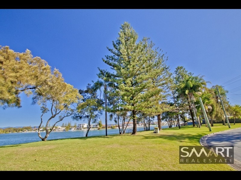 21/3 Sunset Boulevard, Surfers Paradise QLD 4217