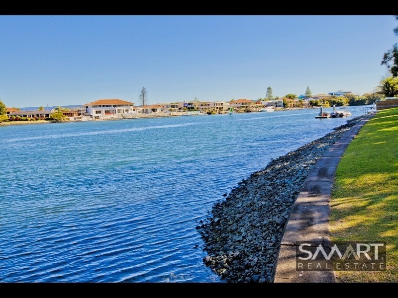 21/3 Sunset Boulevard, Surfers Paradise QLD 4217