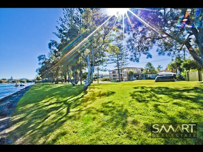 21/3 Sunset Boulevard, Surfers Paradise QLD 4217