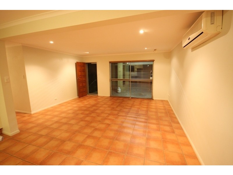 61 Baratta Street, Southport QLD 4215