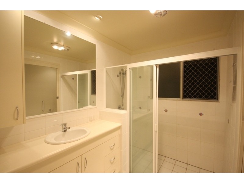 61 Baratta Street, Southport QLD 4215