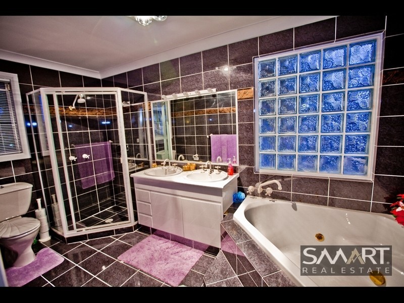 28 Sundance Way, Runaway Bay QLD 4216