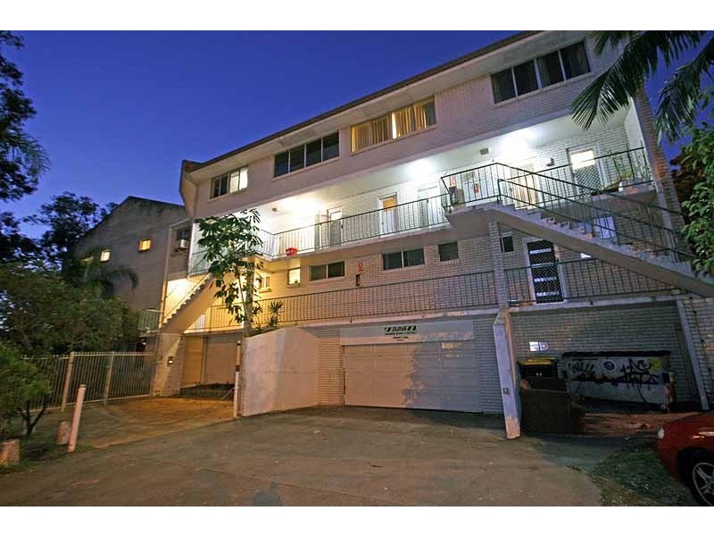 3/34 Remembrance Drive, Surfers Paradise QLD 4217