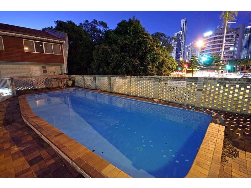 3/34 Remembrance Drive, Surfers Paradise QLD 4217