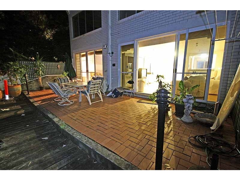 3/34 Remembrance Drive, Surfers Paradise QLD 4217