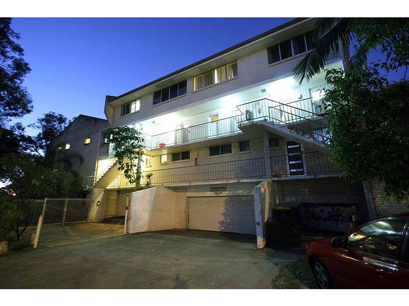 3/34 Remembrance Drive, Surfers Paradise QLD 4217