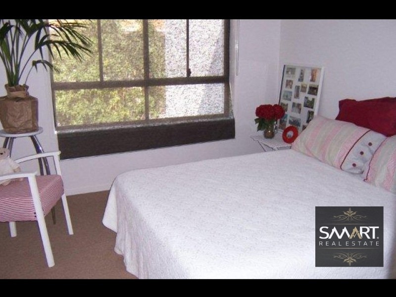 25/16 Purli Street, Chevron Island QLD 4217