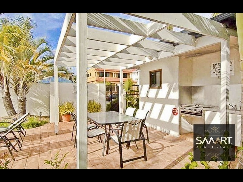 25/16 Purli Street, Chevron Island QLD 4217