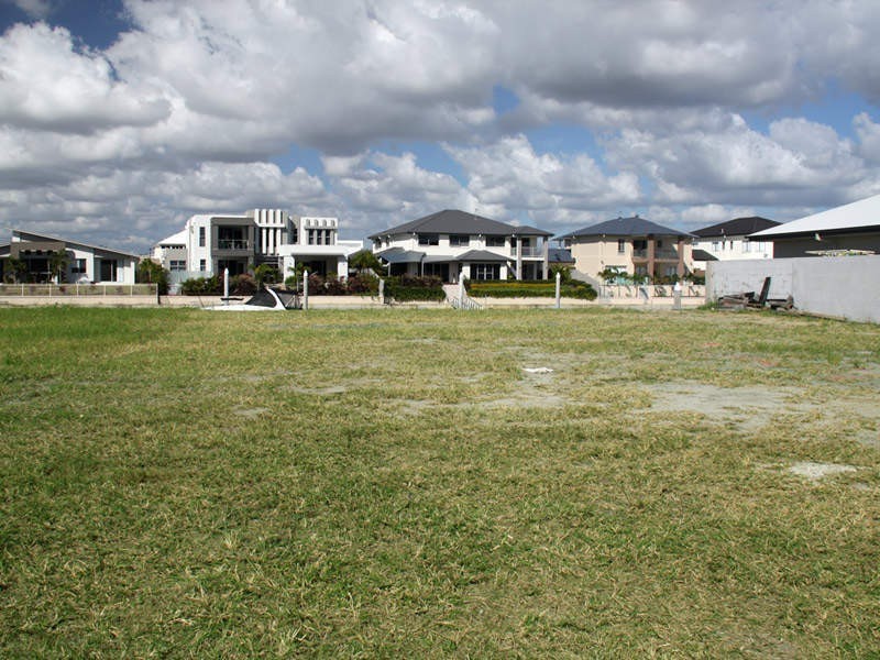 105  Compass Drive, Biggera Waters QLD 4216