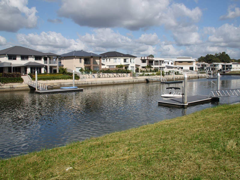 105  Compass Drive, Biggera Waters QLD 4216