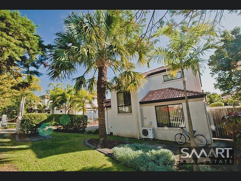 1/123 Pohlman Street, Southport QLD 4215