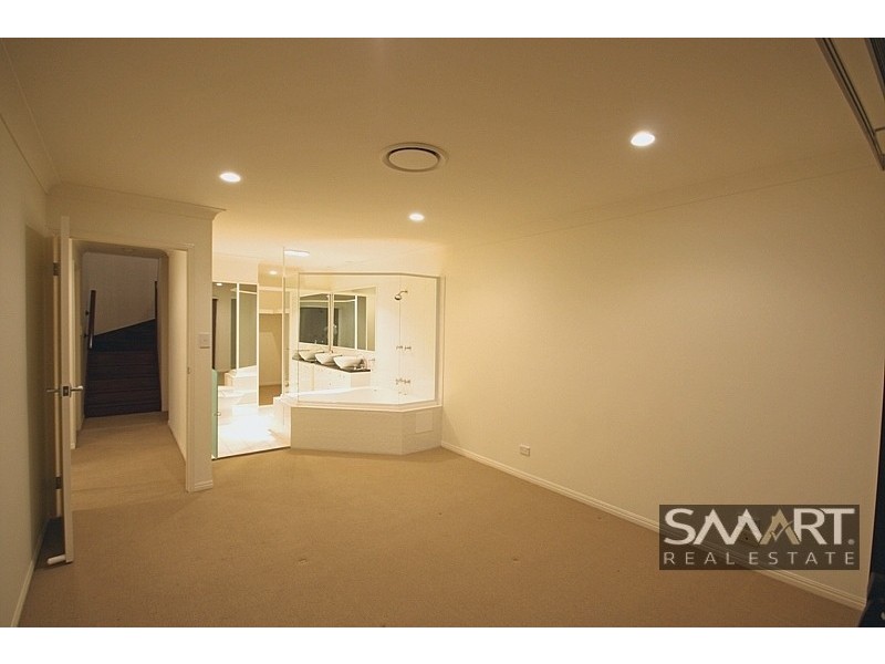 40/2 Ridgeline Way, Highland Park QLD 4211