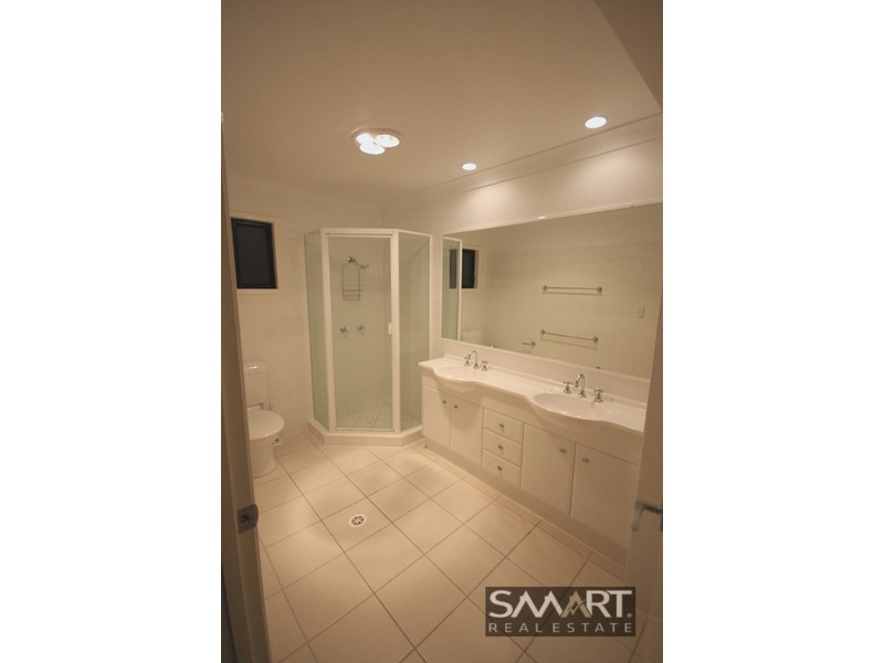 35/2 Ridgeline Way, Highland Park QLD 4211