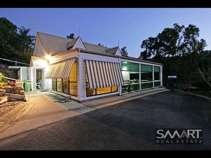 9 Josephine Terrace, Highland Park QLD 4211