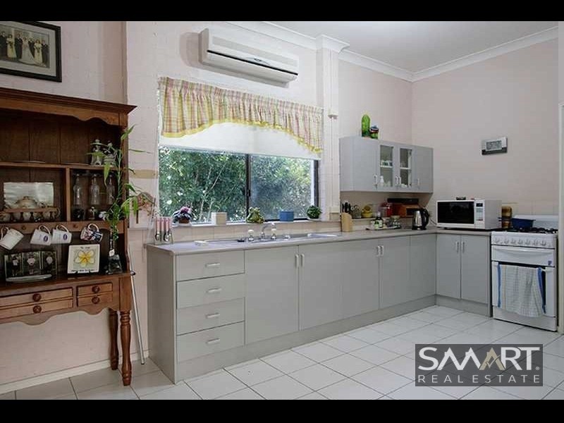 9 Josephine Terrace, Highland Park QLD 4211